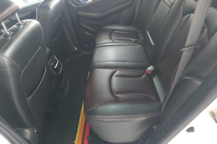 Used Baojun 560 2015 1.8L manual luxury version Left Rear Seat