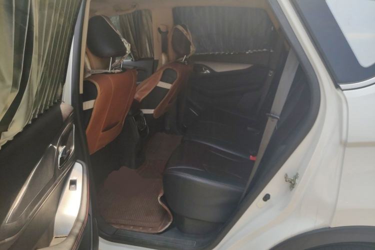 Used Baojun 560 2015 1.8L manual luxury version Left Rear Seat