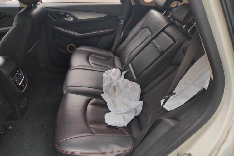 Used Baojun 560 2015 1.8L manual luxury version Left Rear Seat