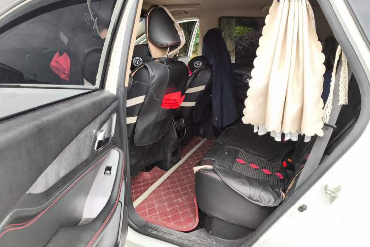 Used Baojun 560 2015 1.8L manual luxury version Left Rear Seat