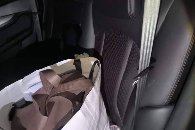 Used Baojun 560 2015 1.8L manual luxury version Left Rear Seat