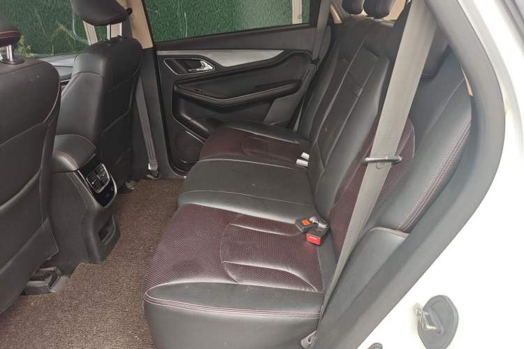 Used Baojun 560 2015 1.8L manual luxury version Left Rear Seat