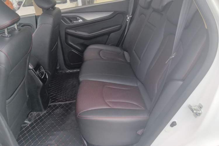Used Baojun 560 2015 1.8L manual luxury version Left Rear Seat