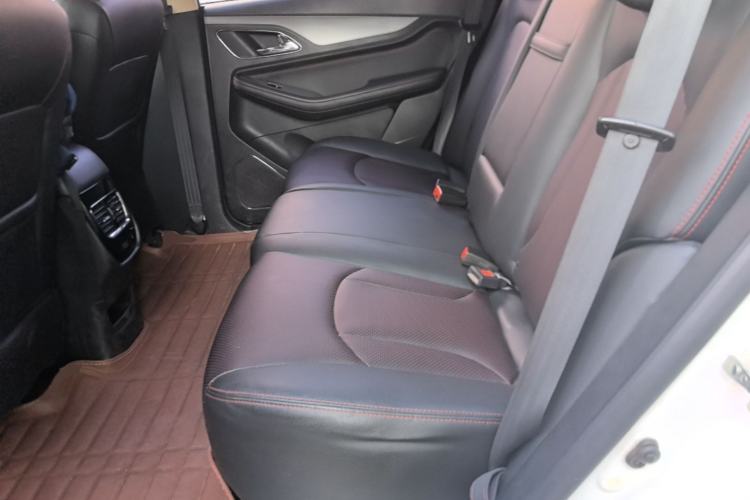 Used Baojun 560 2015 1.8L manual luxury version Left Rear Seat