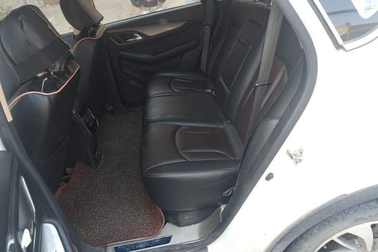 Used Baojun 560 2015 1.8L manual luxury version Left Rear Seat