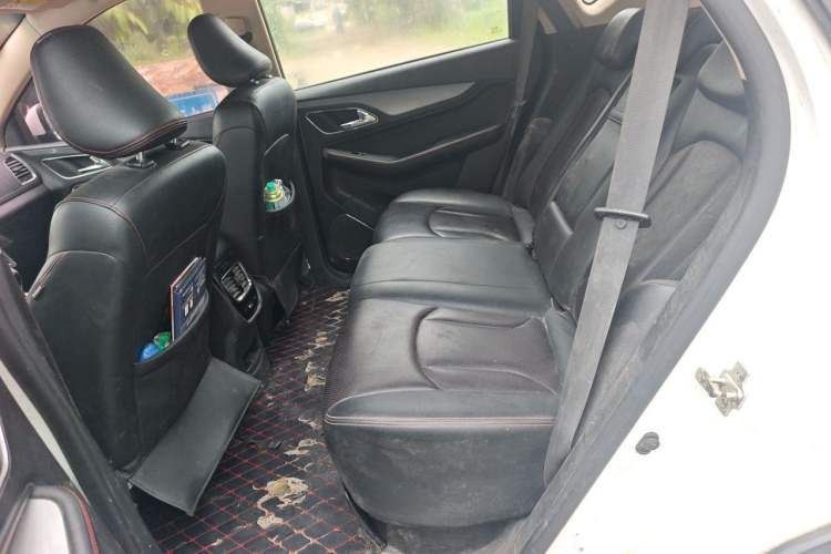 Used Baojun 560 2015 1.8L manual luxury version Left Rear Seat