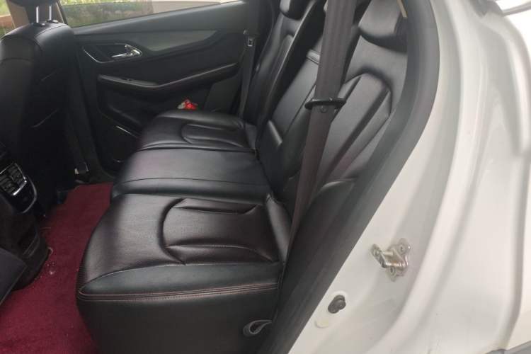 Used Baojun 560 2015 1.8L manual luxury version Left Rear Seat