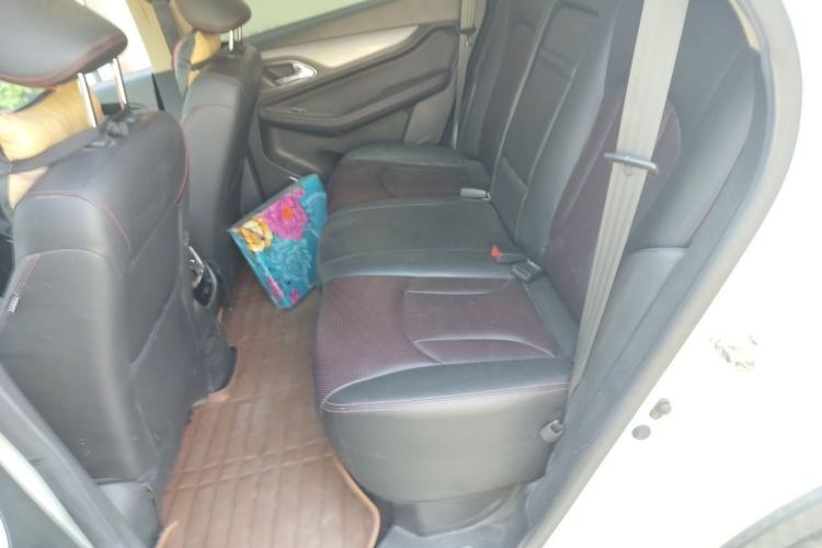 Used Baojun 560 2015 1.8L manual luxury version Left Rear Seat