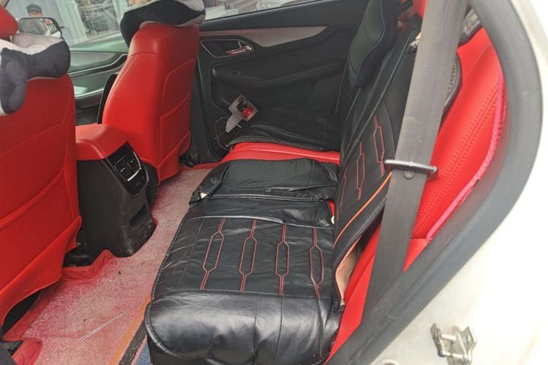 Used Baojun 560 2015 1.8L manual luxury version Left Rear Seat