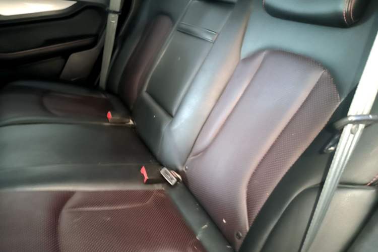 Used Baojun 560 2015 1.8L manual luxury version Left Rear Seat