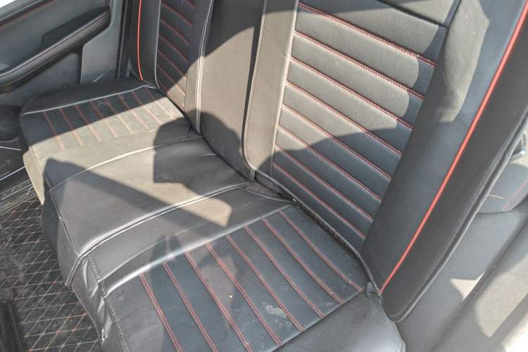 Used Baojun 560 2015 1.8L manual Comfort trim level Left Rear Seat