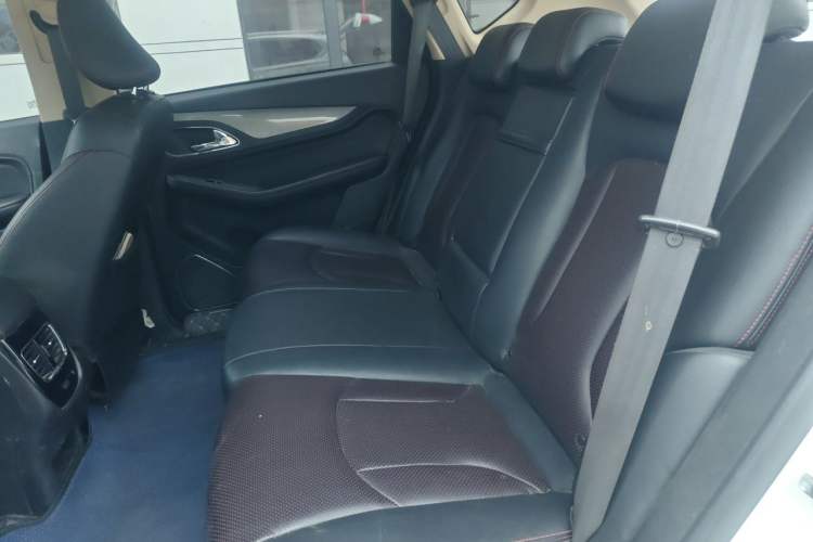Used Baojun 560 2015 1.8L manual luxury version Left Rear Seat