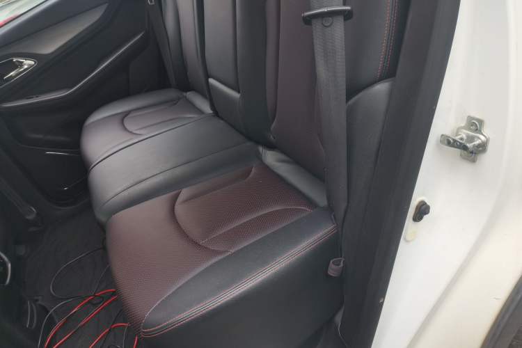 Used Baojun 560 2015 1.8L manual luxury version Left Rear Seat