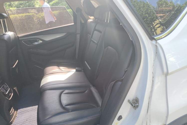 Used Baojun 560 2015 1.8L manual luxury version Left Rear Seat