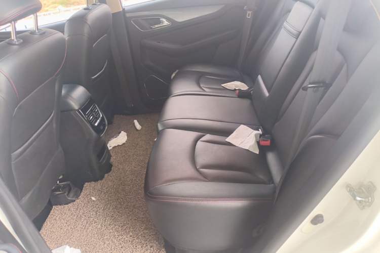 Used Baojun 560 2015 1.8L manual luxury version Left Rear Seat