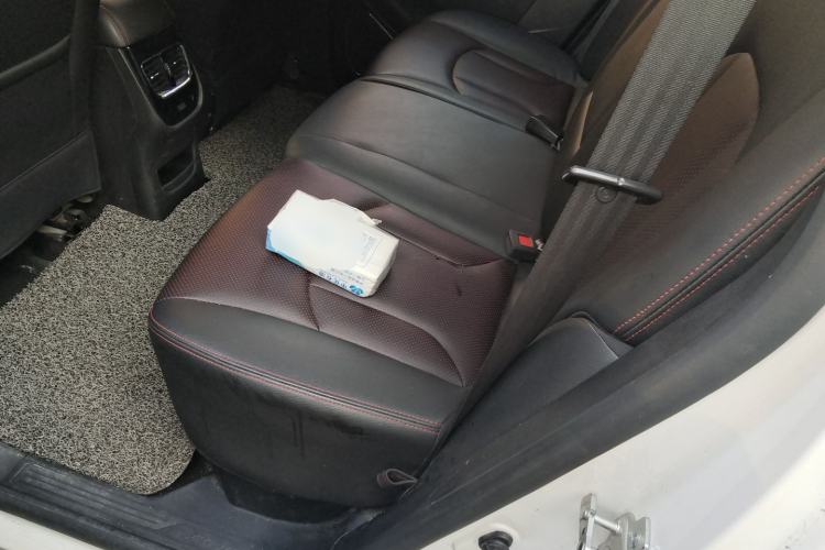 Used Baojun 560 2015 1.8L manual luxury version Left Rear Seat