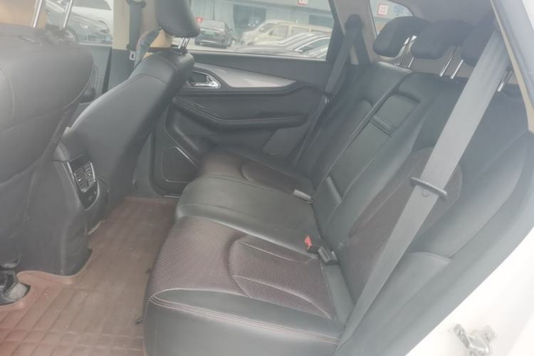 Used Baojun 560 2015 1.8L manual luxury version Left Rear Seat