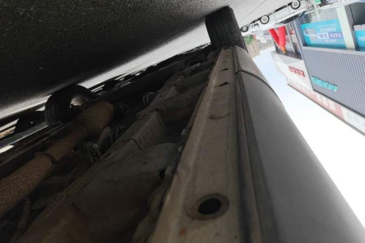Used Baojun 560 2015 1.8L manual Comfort trim level Left Side Sill