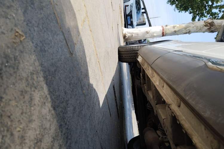 Used Baojun 560 2015 1.8L manual Comfort trim level Left Side Sill
