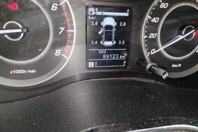 Used Baojun 560 2015 1.8L manual luxury version Odometer Close Up