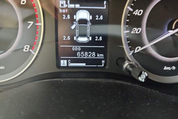 Used Baojun 560 2015 1.8L manual luxury version Odometer Close Up