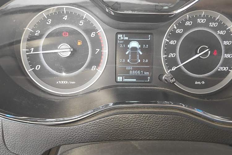 Used Baojun 560 2015 1.8L manual luxury version Odometer Close Up