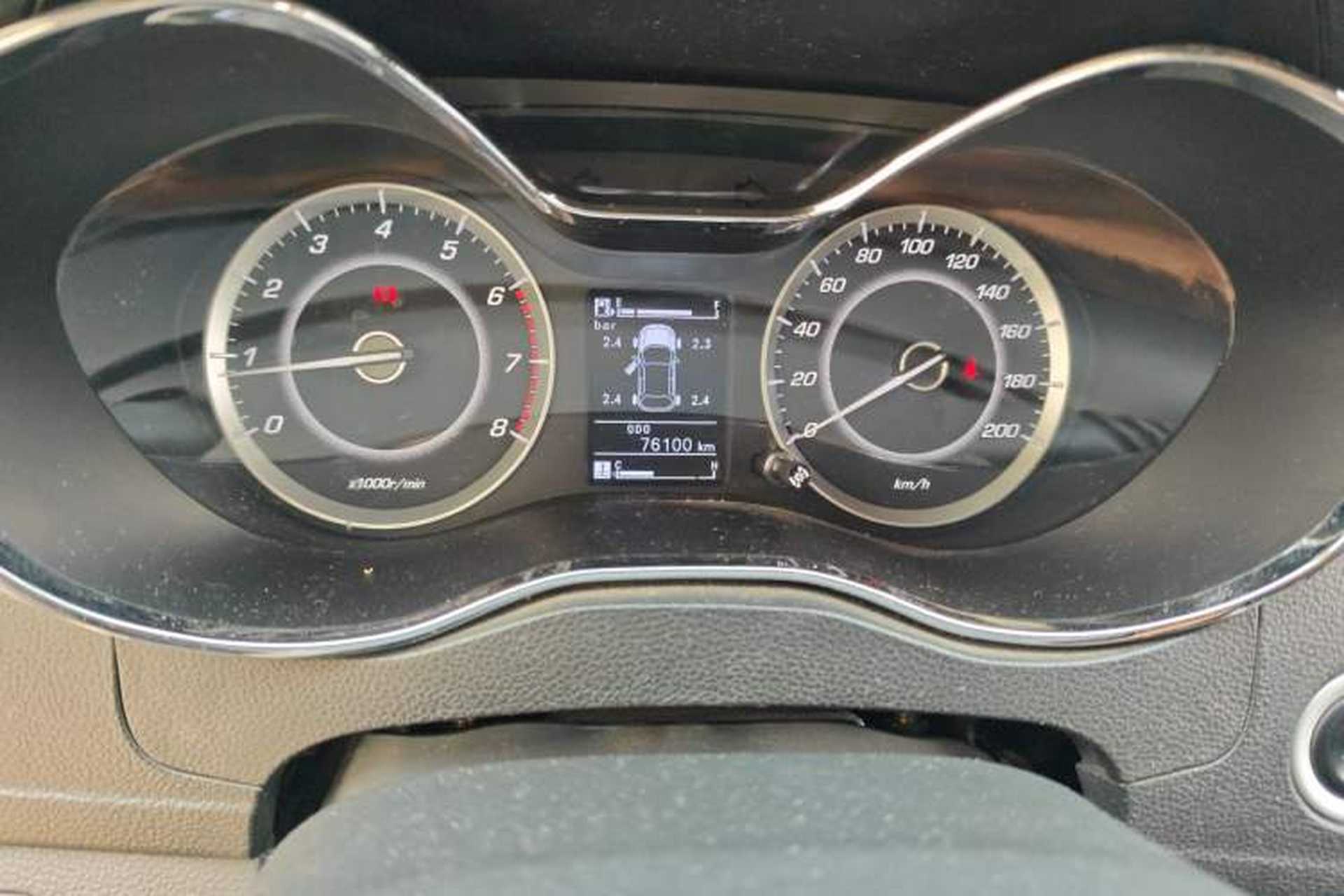 Used Baojun 560 2015 1.8L manual luxury version Odometer Close Up