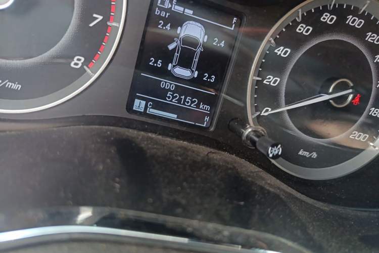 Used Baojun 560 2015 1.8L manual luxury version Odometer Close Up