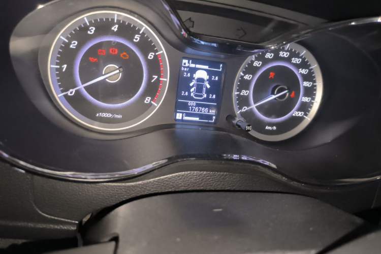 Used Baojun 560 2015 1.8L manual luxury version Odometer Close Up