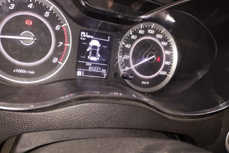 Used Baojun 560 2015 1.8L manual luxury version Odometer Close Up