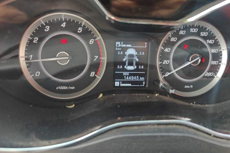 Used Baojun 560 2015 1.8L manual luxury version Odometer Close Up