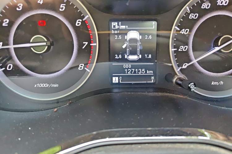 Used Baojun 560 2015 1.8L manual luxury version Odometer Close Up