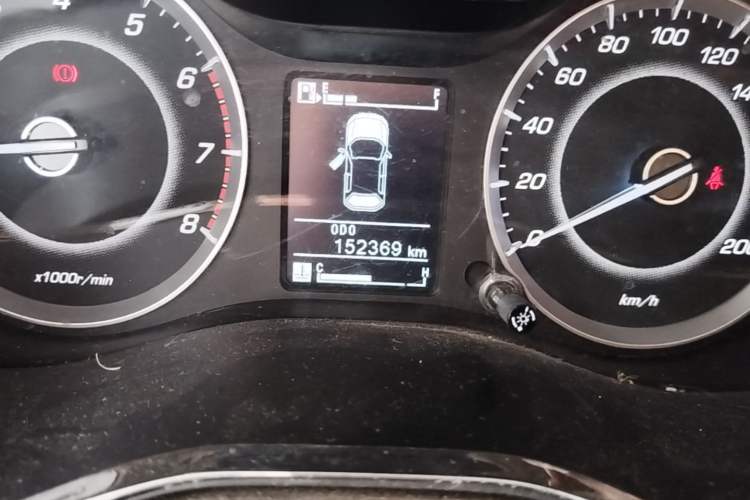 Used Baojun 560 2015 1.8L Manual Elite Edition Odometer Close Up