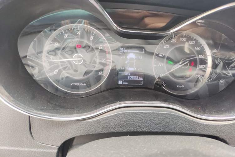 Used Baojun 560 2015 1.8L manual luxury version Odometer Close Up