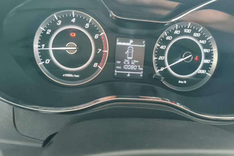 Used Baojun 560 2015 1.8L manual Comfort trim level Odometer Close Up