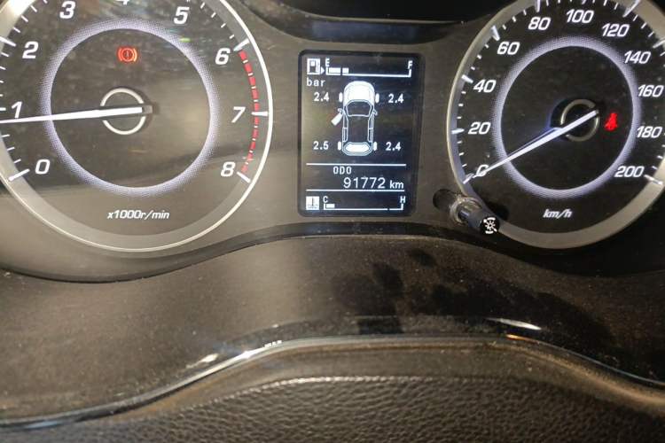 Used Baojun 560 2015 1.8L manual luxury version Odometer Close Up