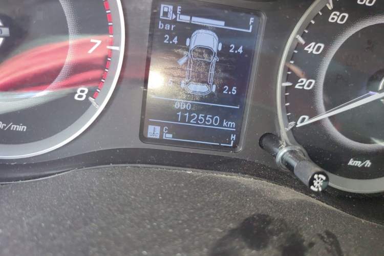 Used Baojun 560 2015 1.8L manual luxury version Odometer Close Up