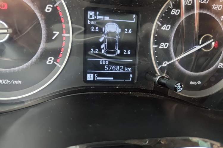 Used Baojun 560 2015 1.8L manual luxury version Odometer Close Up