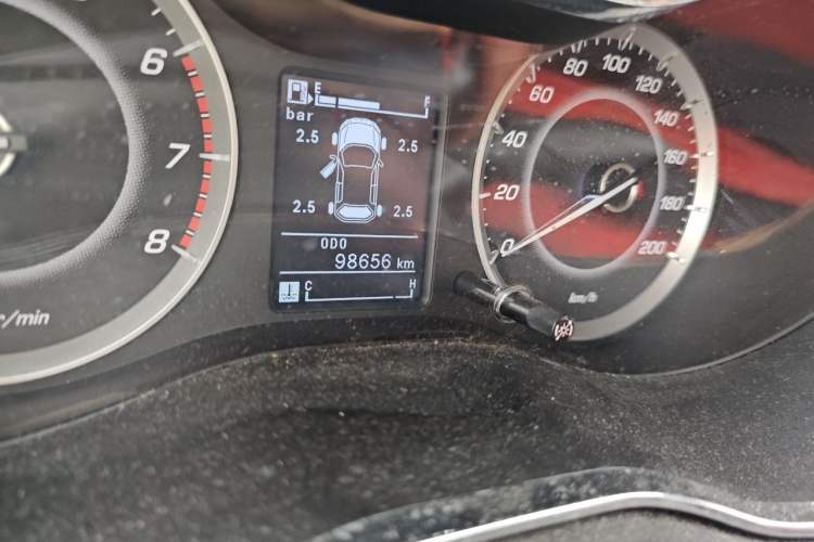 Used Baojun 560 2015 1.8L manual luxury version Odometer Close Up
