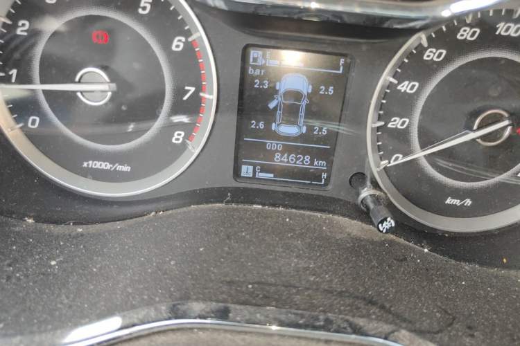 Used Baojun 560 2015 1.8L manual luxury version Odometer Close Up