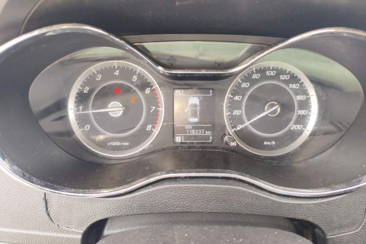 Used Baojun 560 2015 1.8L Manual Elite Edition Odometer Close Up