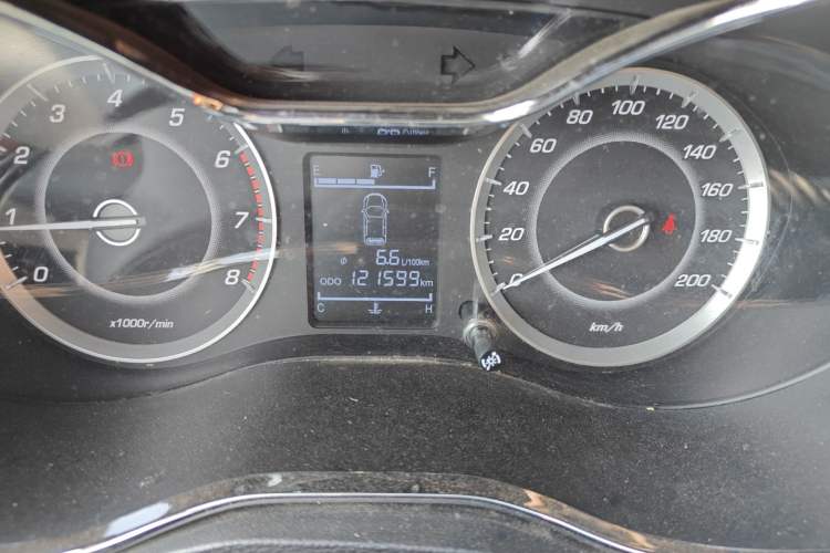 Used Baojun 560 2015 1.8L manual Comfort trim level Odometer Close Up
