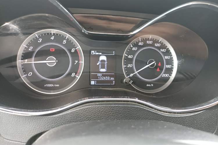 Used Baojun 560 2015 1.8L Manual Elite Edition Odometer Close Up