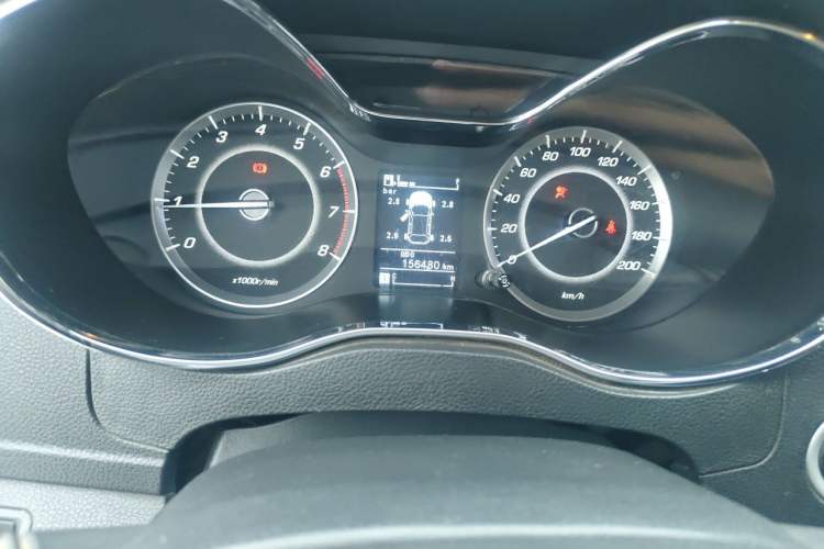 Used Baojun 560 2015 1.8L manual luxury version Odometer Close Up