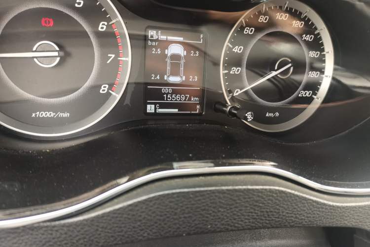 Used Baojun 560 2015 1.8L manual luxury version Odometer Close Up