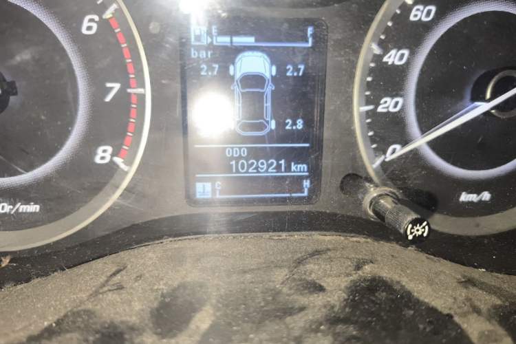 Used Baojun 560 2015 1.8L manual luxury version Odometer Close Up