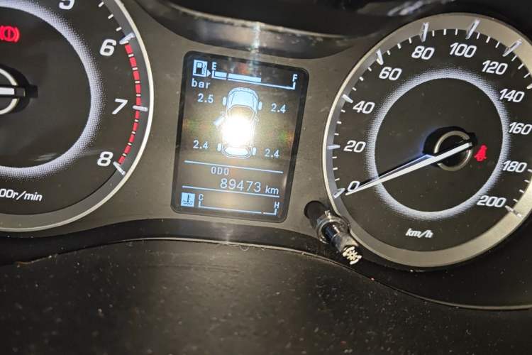 Used Baojun 560 2015 1.8L manual luxury version Odometer Close Up
