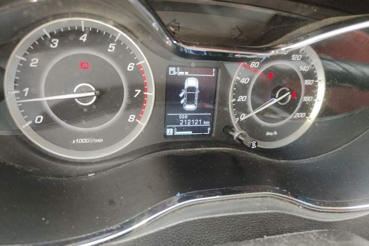 Used Baojun 560 2015 1.8L Manual Elite Edition Odometer Close Up