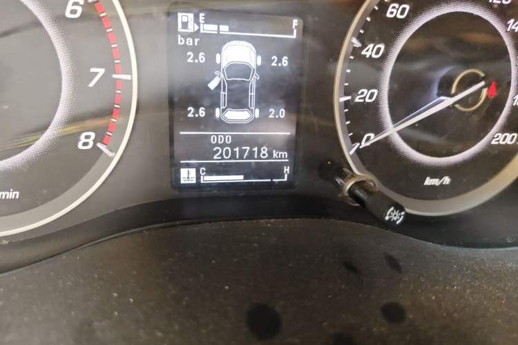 Used Baojun 560 2015 1.8L manual luxury version Odometer Close Up