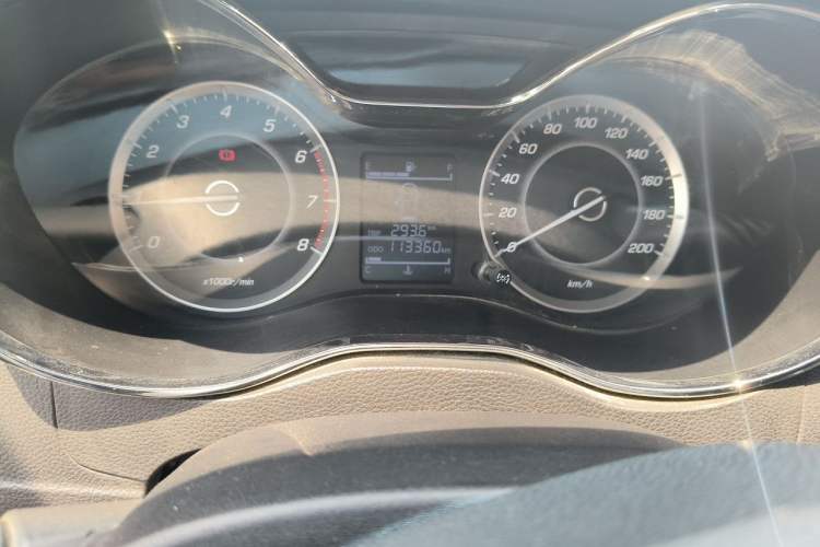 Used Baojun 560 2015 1.8L manual Comfort trim level Odometer Close Up